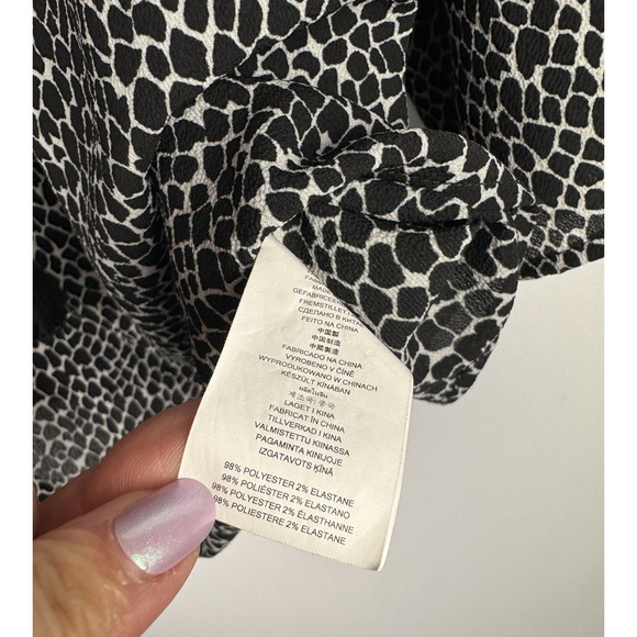 Michael Kors Animal Print Top Women’s Size XL Black White Flowy Tassel Peasant - Picture 6 of 6